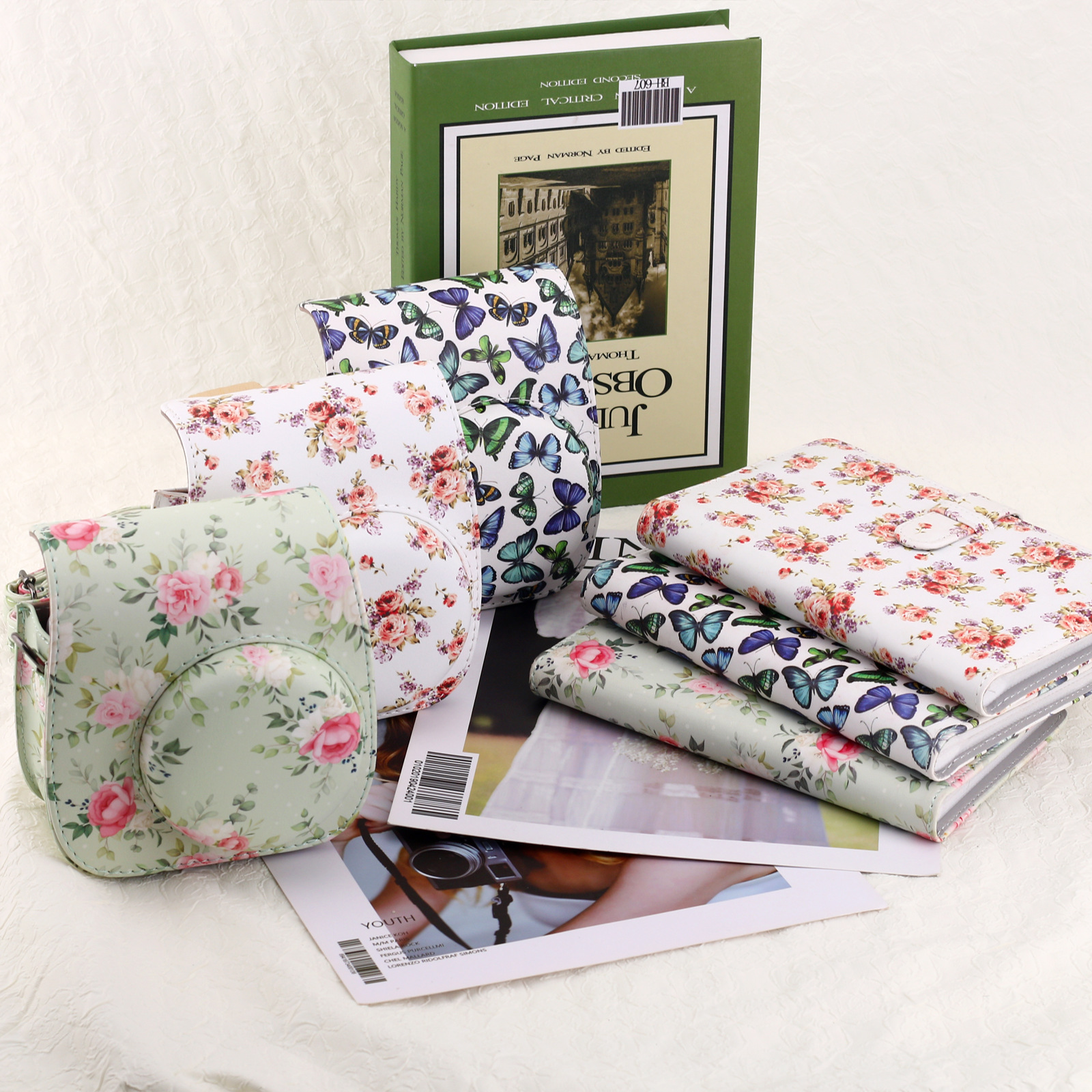 Picture of Fuji clapper mini8/9/11/12 3 inch photo album camera bag suit cartoon cute canvas messenger bag
