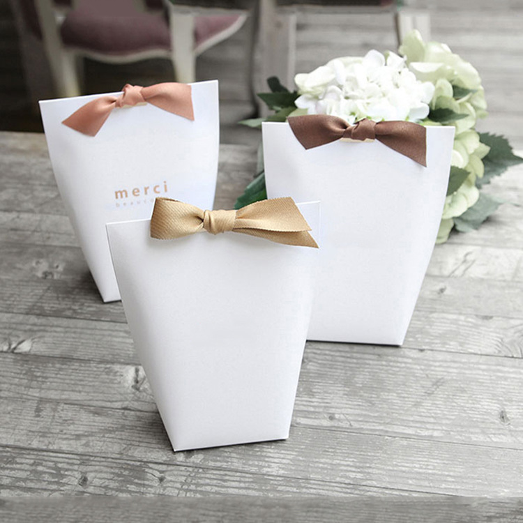In stock high-end universal gift box Private + logo blank logo gilding folding paper packaging box