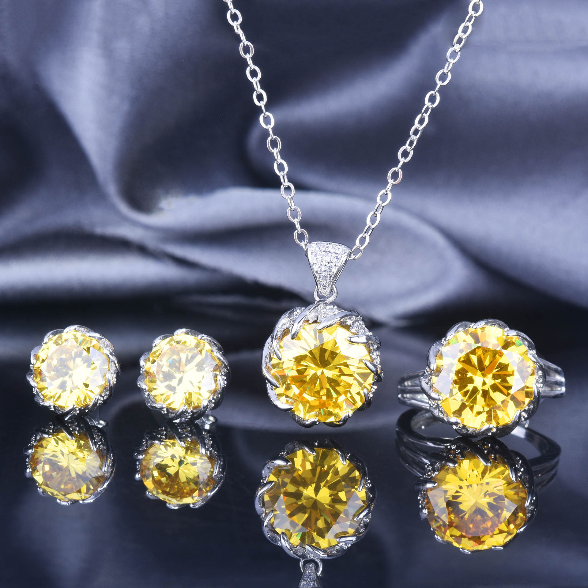 New Full Diamond Lotus suit 7.5 karat Brilliant Yellow Diamond Pendant Paraíba Green Diamond Earrings Color Treasure Ring