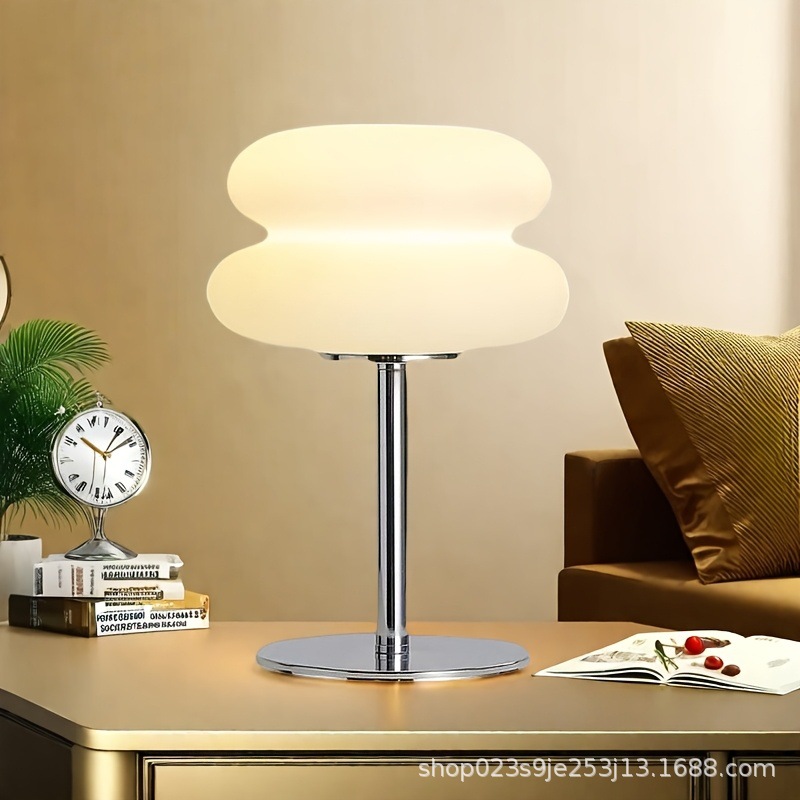 Modern Minimalist Bauhaus Usb-Powered Vintage Night Light Bedroom Atmosphere Decoration Zhongshan Lamp Led Table Lamp
