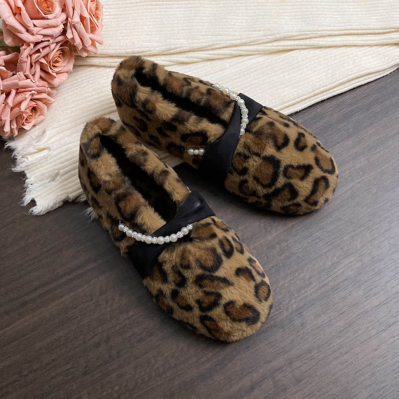 2025 new leopard print winter fleece-lined Mao Mao shoes women wear a pedal solid color flat bottom cotton plus size 41-43