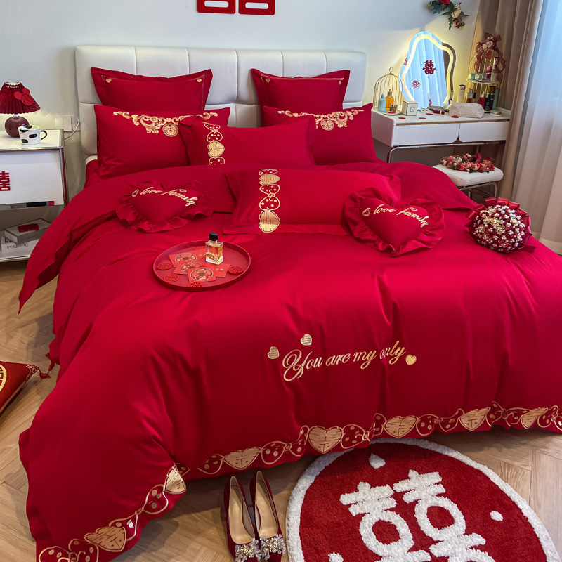Picture of Cotton Wedding Bedding Four-piece Wedding Cotton 100 Bed Sheet Quilt Cover Big Red Festive Accompanying Quilt