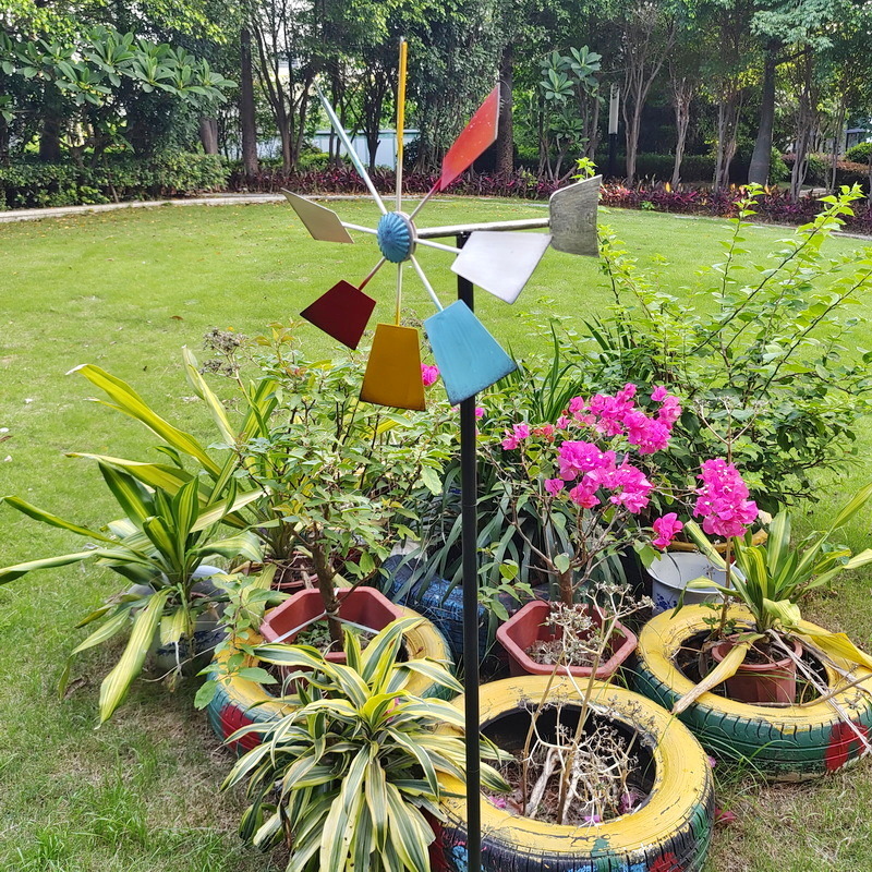 Picture of Metal Crafts Courtyard Garden Balcony Garden Landscape Props Wind Turn Outdoor Iron Color Windmill