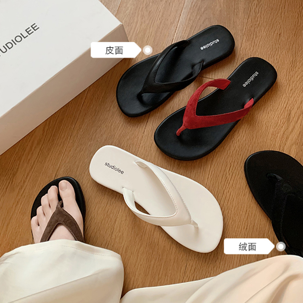2025 New Summer Style Normcore Thong Beach Vacation Fashionable Contrasting Color Versatile Flip-Flops for Women to Wear Outside in Summer