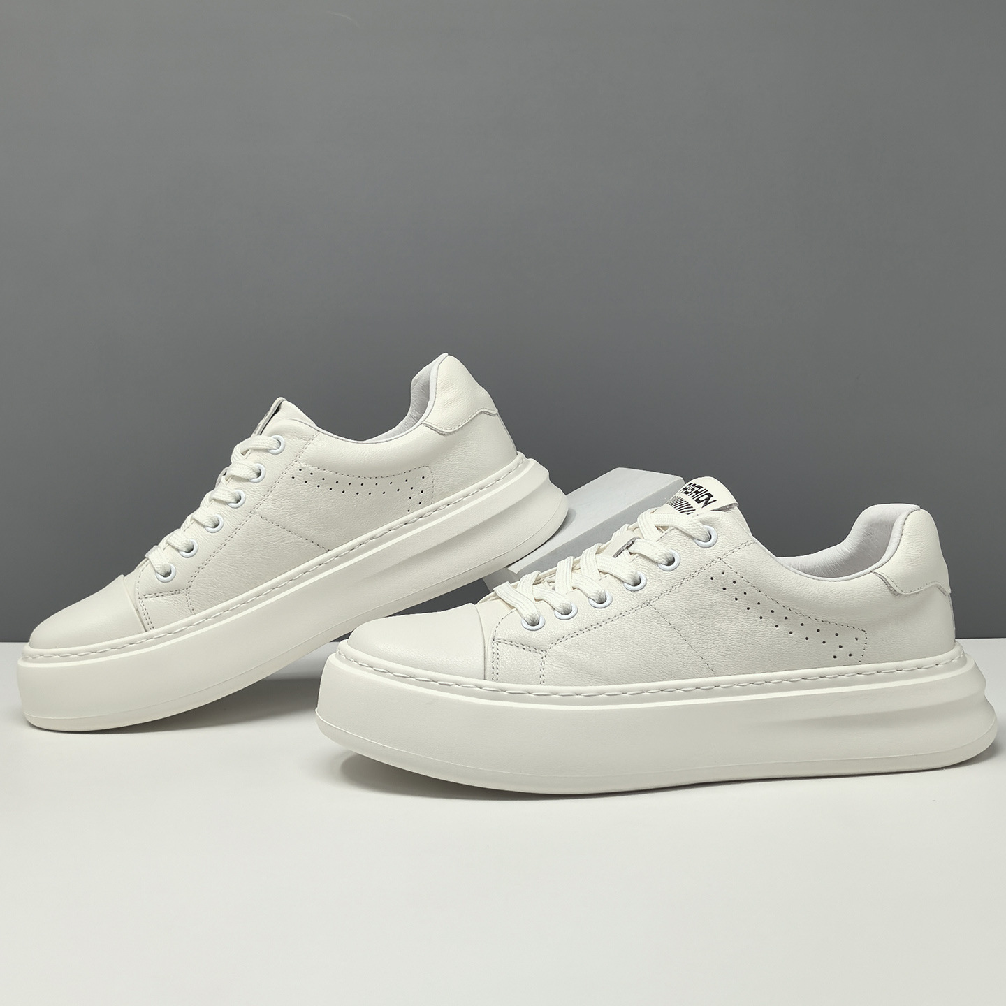 Boys' top layer cowhide breathable board shoes, men's trendy shoes, genuine leather versatile, European station men's shoes, men's platform casual shoes