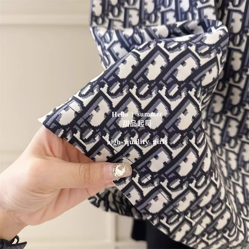 Picture of 2025 Summer High-end Sense New Girls Doll Collar Princess Dress Short Sleeve Lapel dress Girl Baby Dress