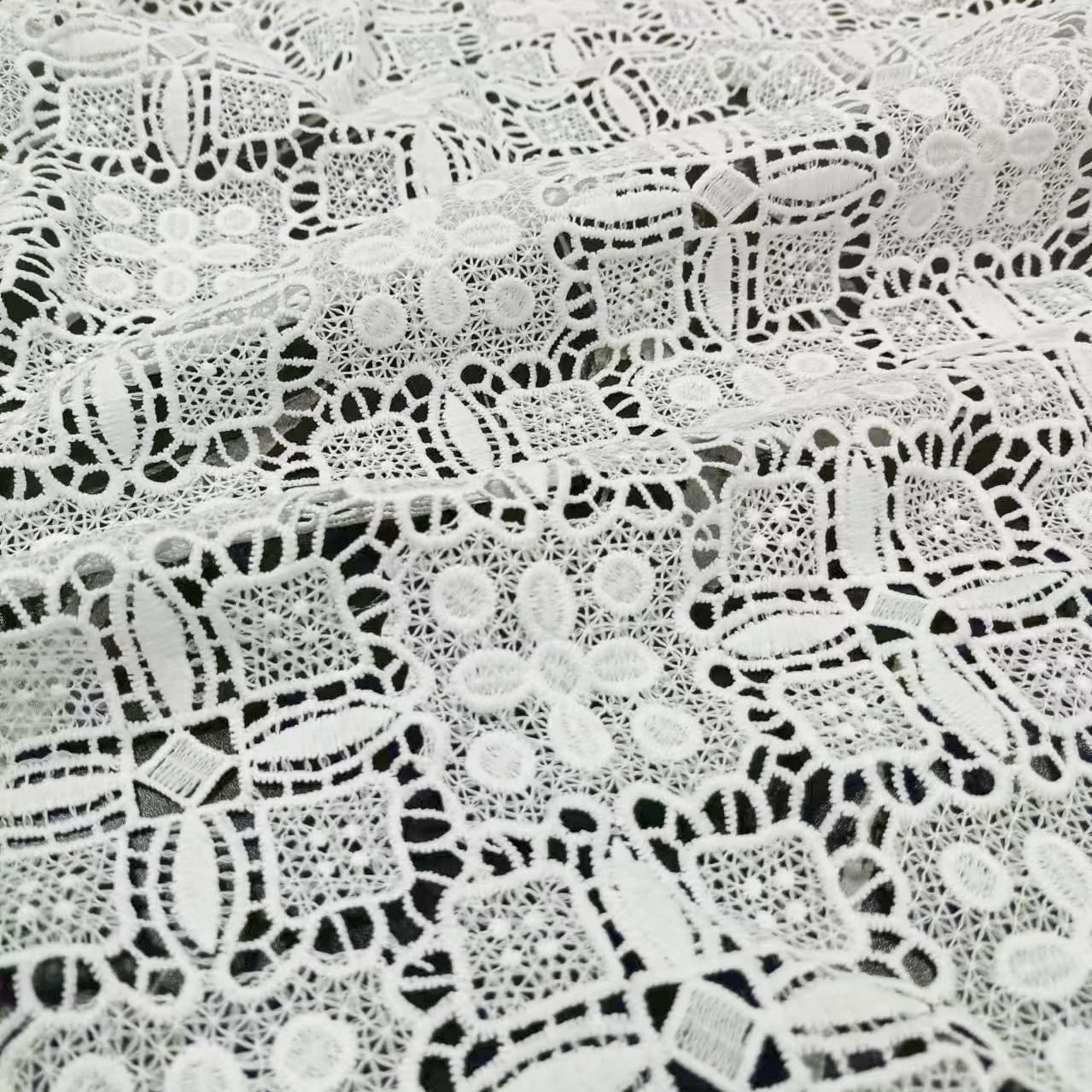 Polyester three-dimensional hollow fabric water-soluble white embroidery imitation hand hook lace handmade DIY accessories lace