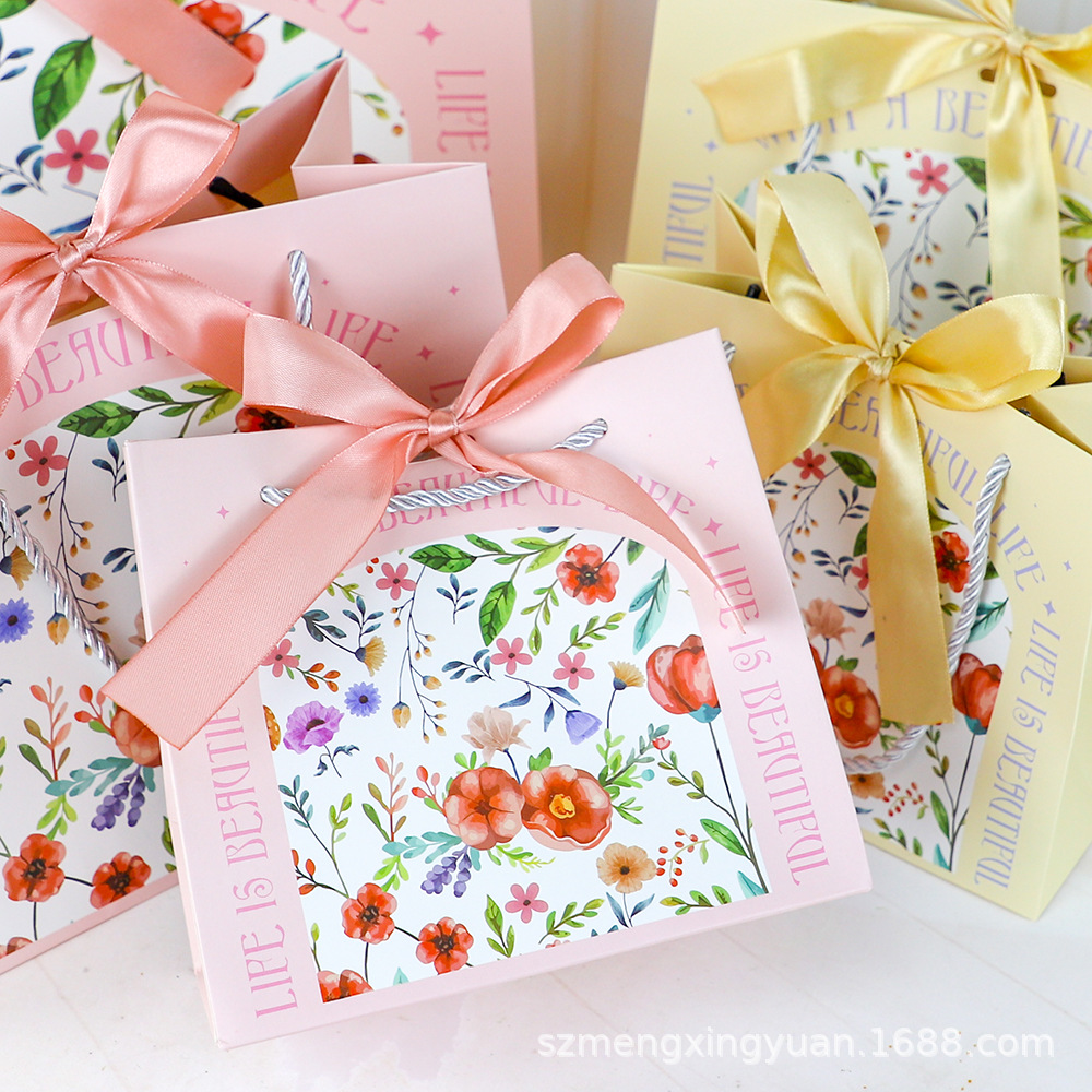 Light Luxury Beautiful Birthday Mother's Day Valentine's Day Ins Style Gift Bag small size Hand Gift Hand Gift Portable Paper Bag