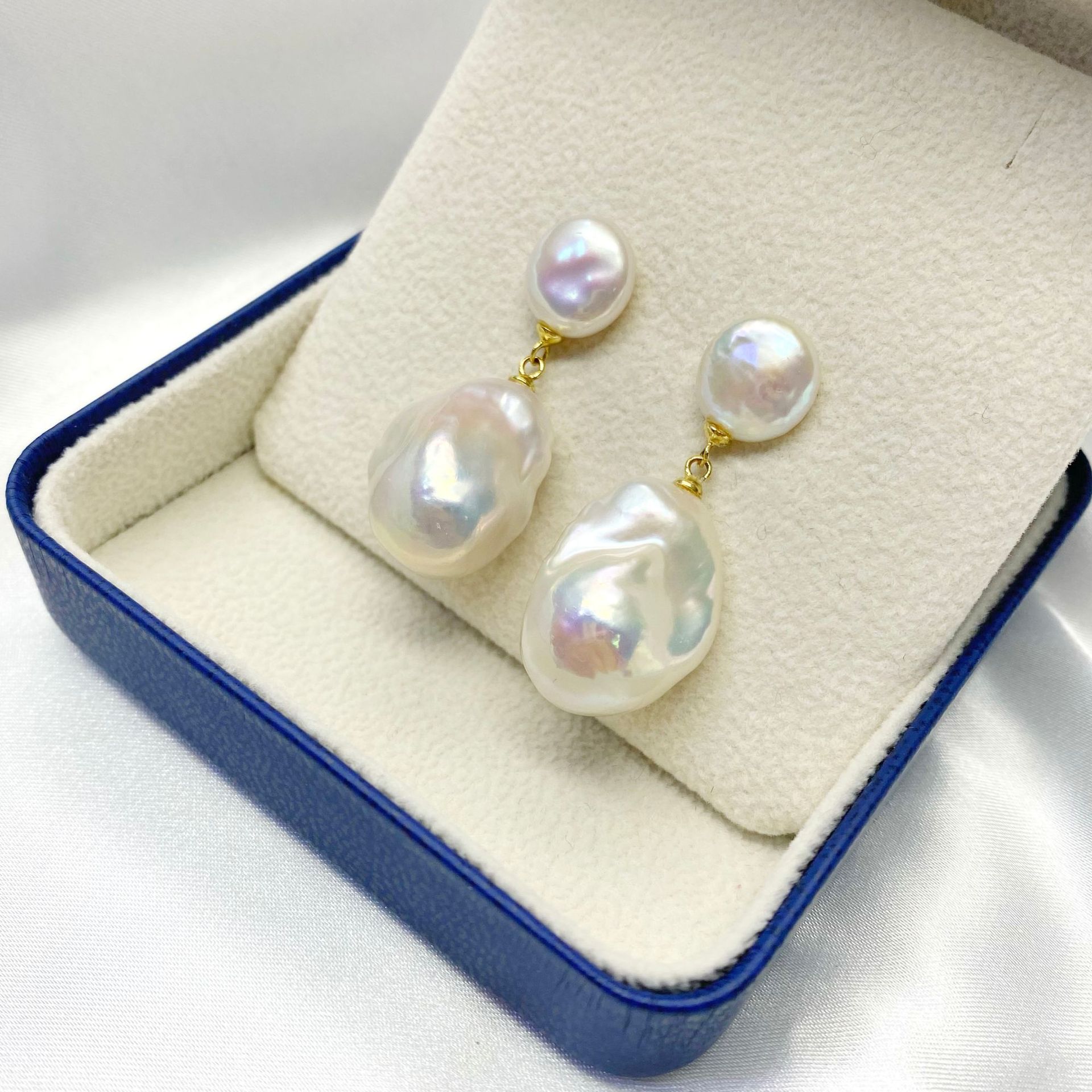 Picture of No Baroque No Woman Net Red Daren Recommended s925 Silver tian Ran Freshwater Pearl Double Bead Earrings Earrings
