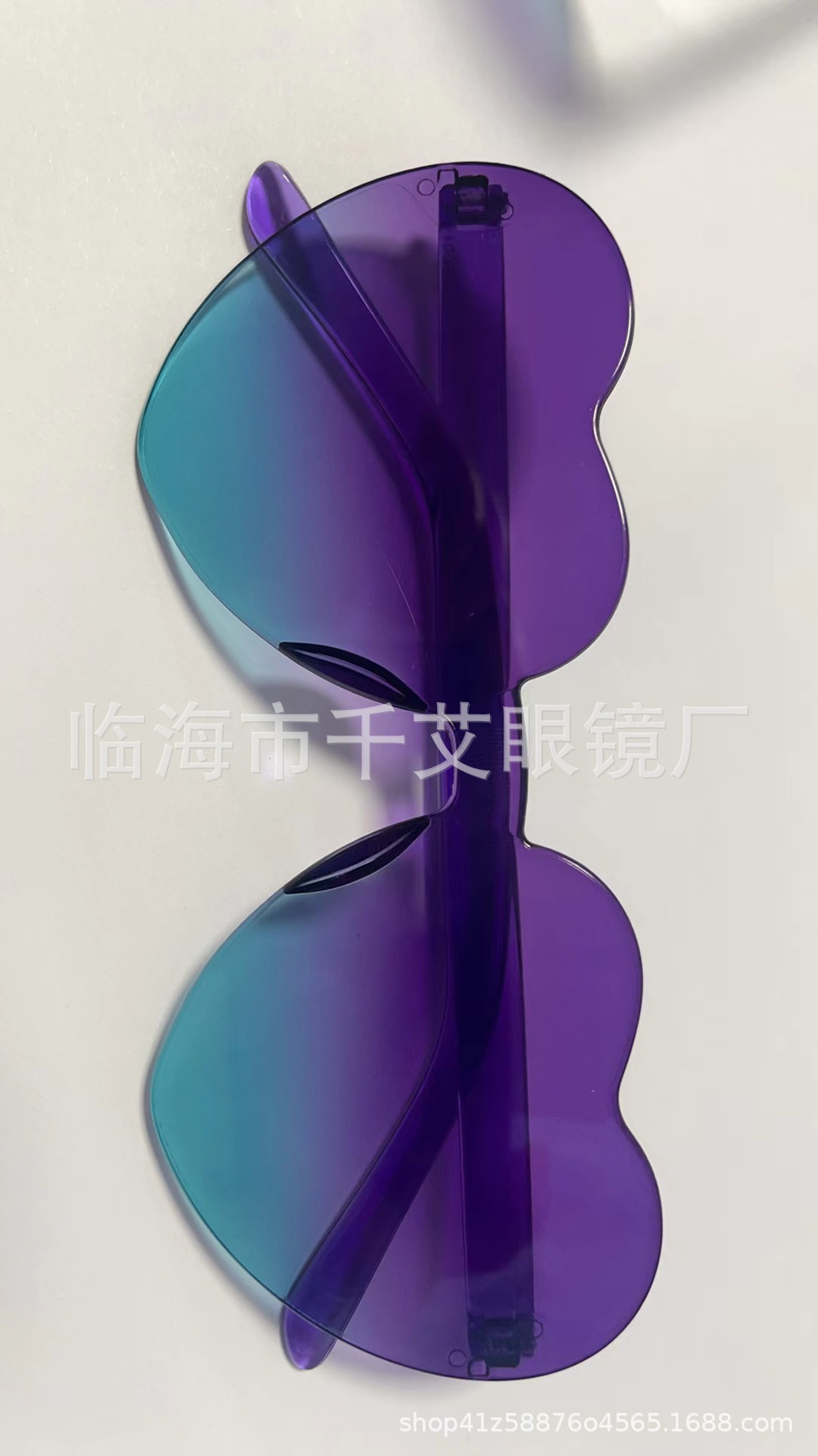 Picture of Heart Sunglasses, Heart Sunglasses, Jelly Color Rimless Heart-Shaped One-Piece Glasses, Dazzling Color Glasses