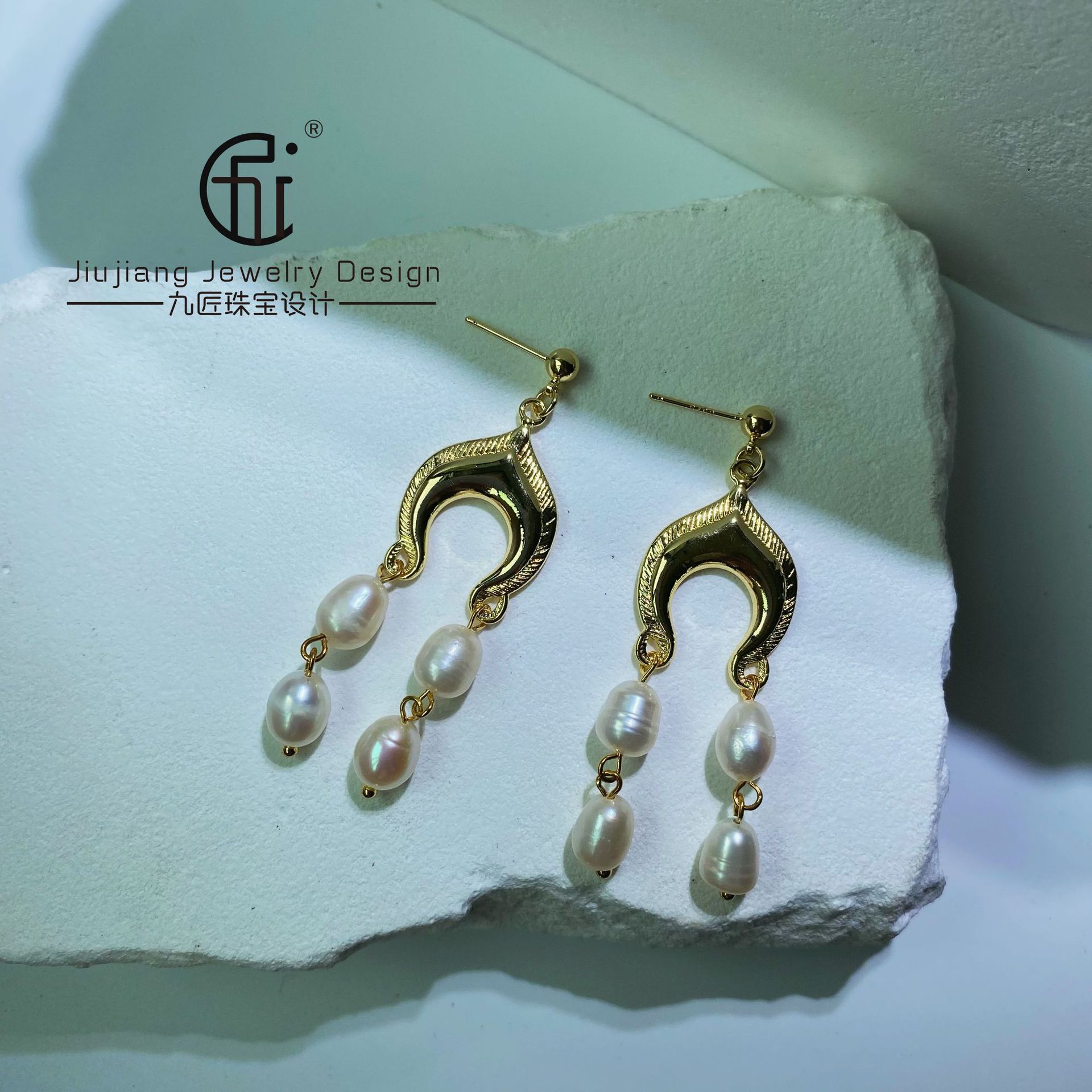 Picture of Vintage Original Niche Tassel Pearl Earrings Earrings Earrings Natural Pearl S925 Silver Needle Baroque High-end Freshwater Women