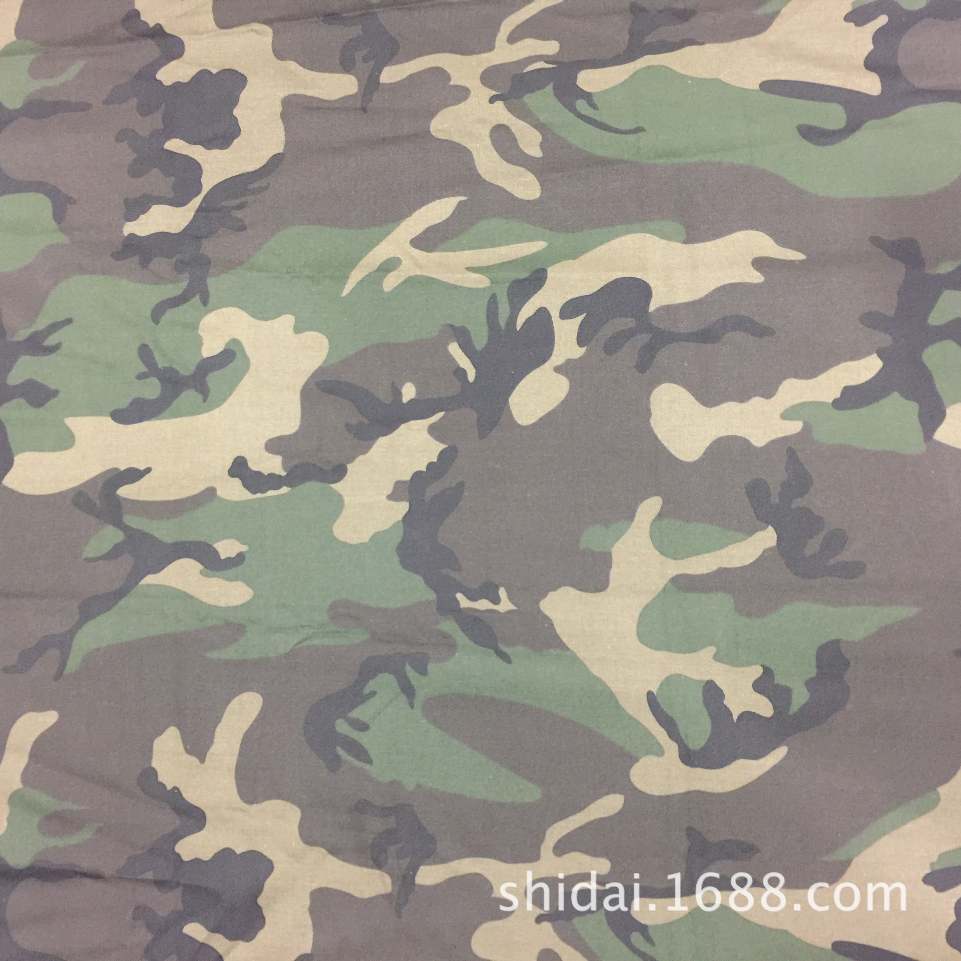 Korean version of the tide camouflage thick coat fabric fashion cotton camouflage cloth 108*56 factory outlet