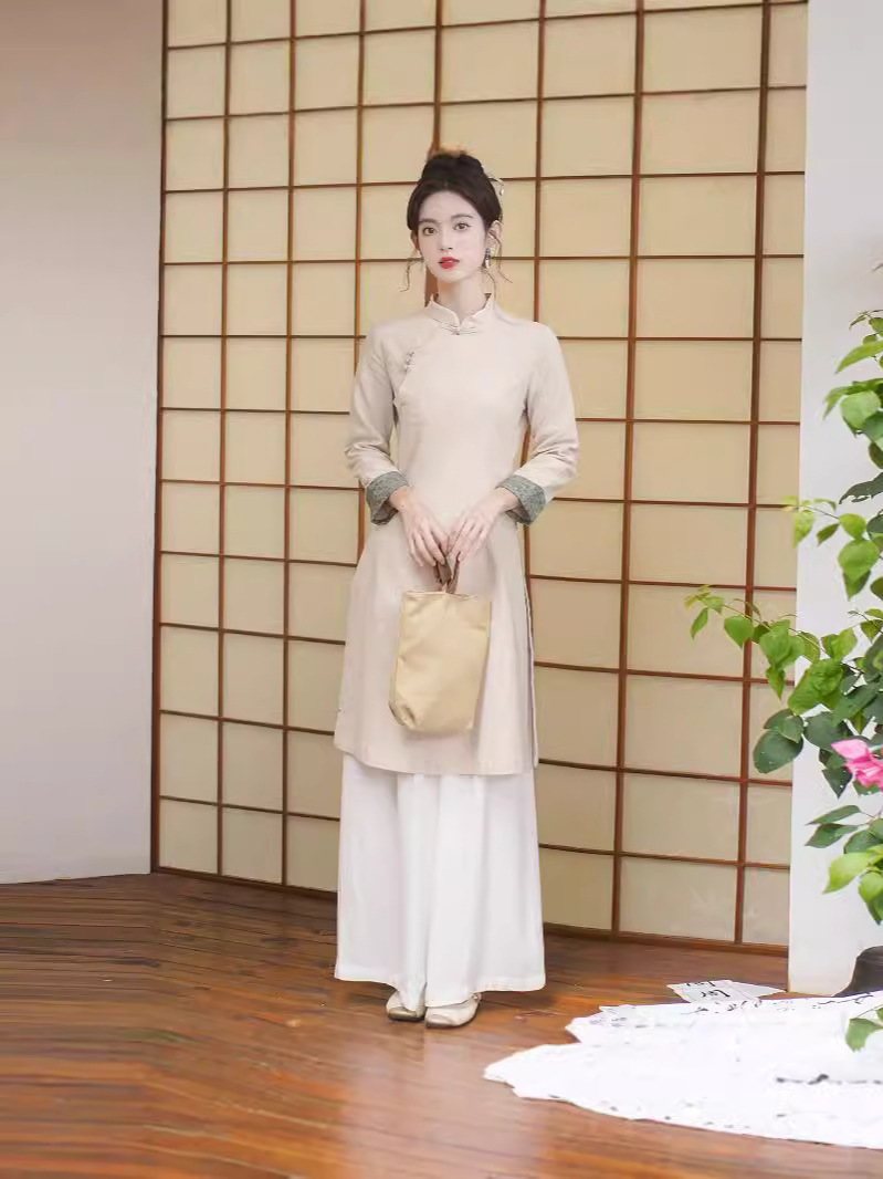 Autumn 2024 New Style Retro Ethnic Cheongsam New Chinese Style Retro Zen Tea Suit with Vertical Collar Mid-length Top suit