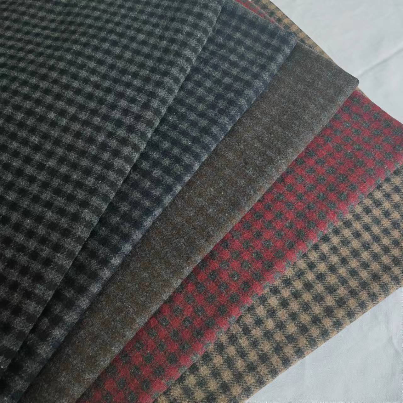 Shaoxing factory in stock autumn and winter 50 wool small plaid fashion shoes and hats luggage plaid woolen fabric