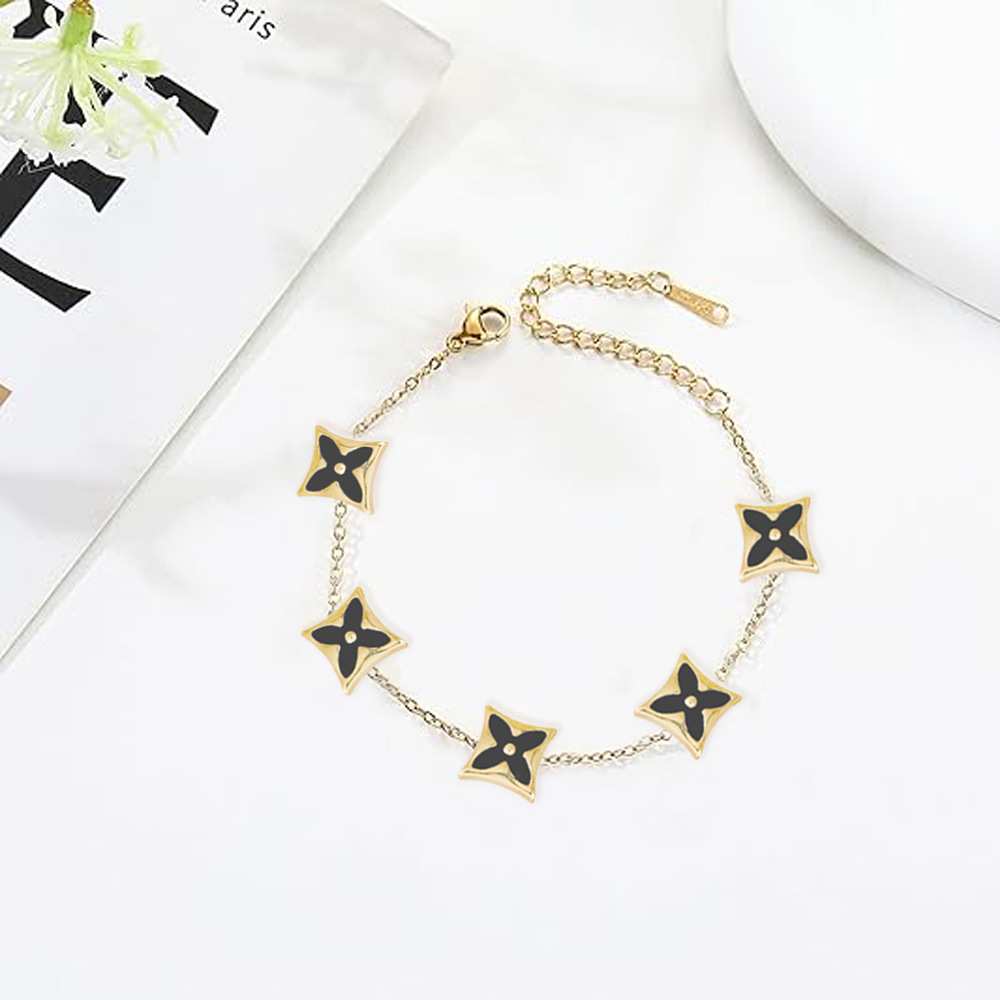 Picture of Cross-border classic cold wind four-leaf clover pendant light luxury niche non-fading diamond fritillary titanium steel necklace jewelry