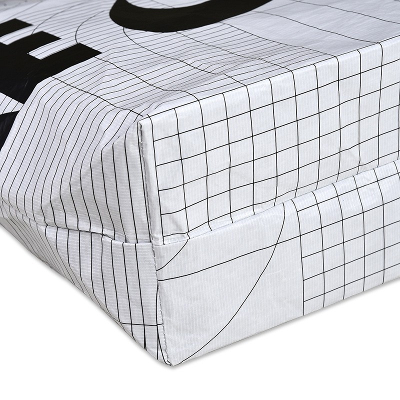 Picture of rpet coated lixin cloth bag mineral water bottle coke bottle recycled material renewable secondary use garment bag South Korea