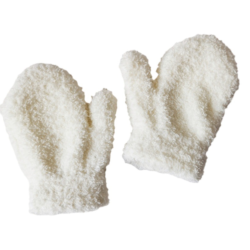 Coral fleece children's gloves warm cold-proof bag refers to boys and girls multi-color optional plush cute gloves wholesale