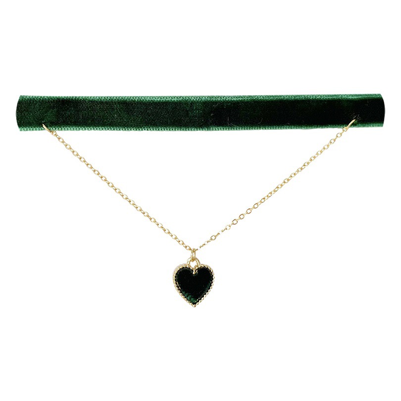 Retro elegant dark green velvet high-grade clavicle chain double-layer love short necklace versatile fashion necklace for women