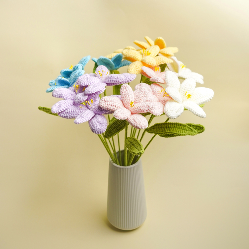 Finished Flowering Tulip Wool Flower Woven Flower Handmade bouquet Simulation Flower Crochet Wholesale Valentine's Day Teacher's Day
