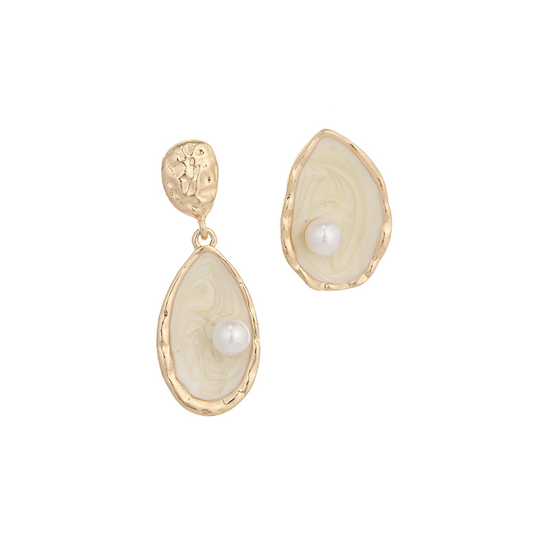 Picture of 925 Silver Needle French Elegant Glaze Asymmetric Pearl Earrings Simple Temperament Baroque Retro Hong Kong Style B531