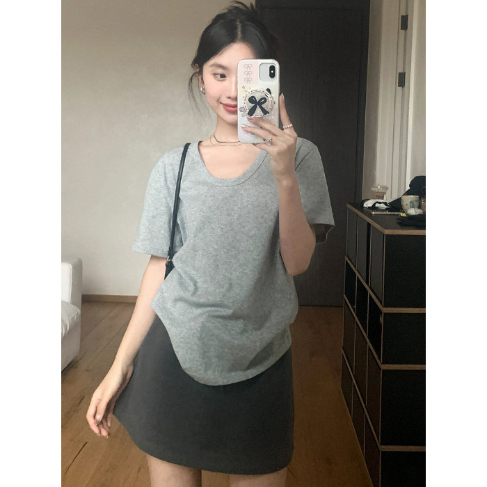 Picture of White V-neck Short-sleeved T-shirt Women's Summer 2025 New Loose Solid Color Base Shirt with Spice Girl Student's Top Trendy