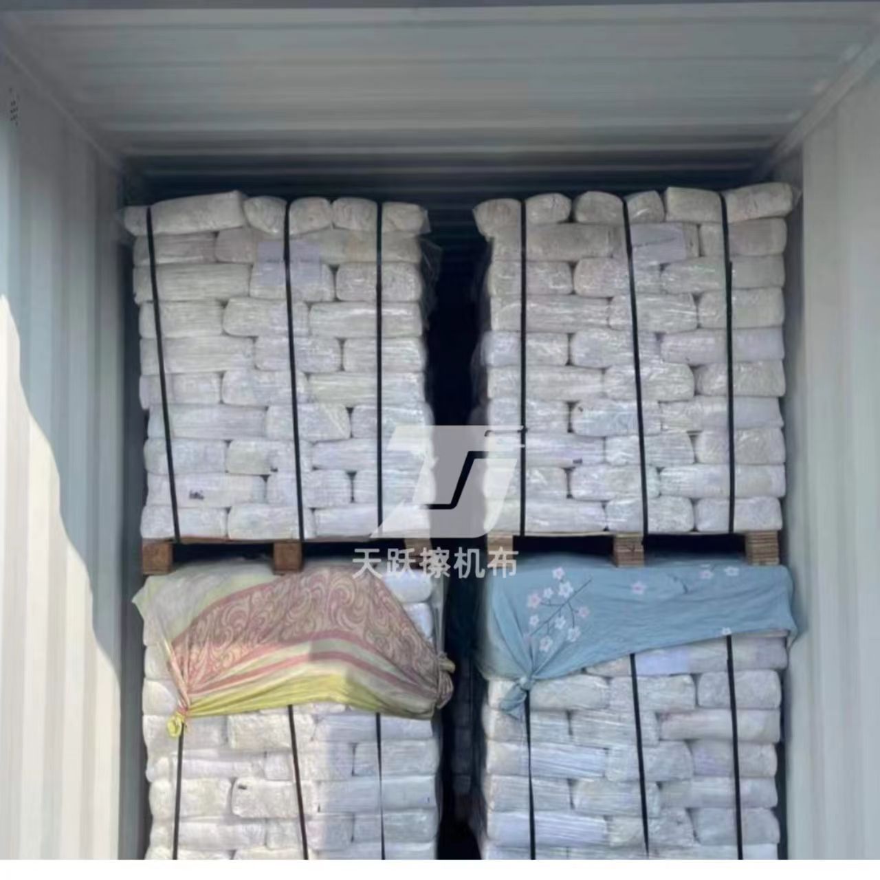 Picture of White Cotton Old Clothes Industrial Wiping Cloth Absorbs Oil and Water and Does Not Shed Lint Wholesale