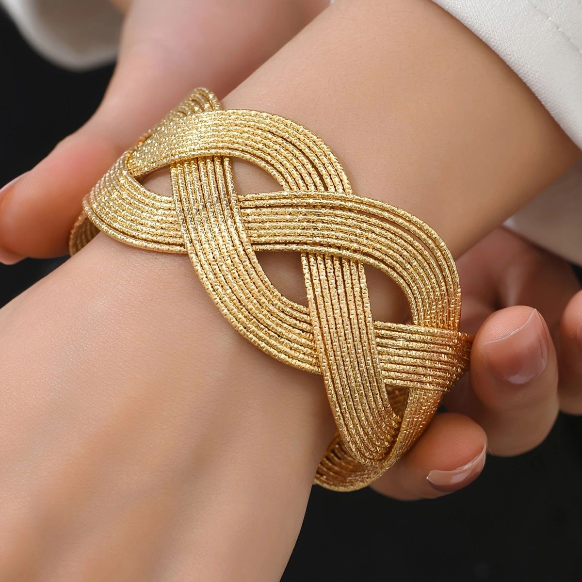 European and American Cross-Border Supply Design Exaggerated Bracelet Twist Wrapped Hollow Bracelet Adjustable Ins Niche Hand Jewelry