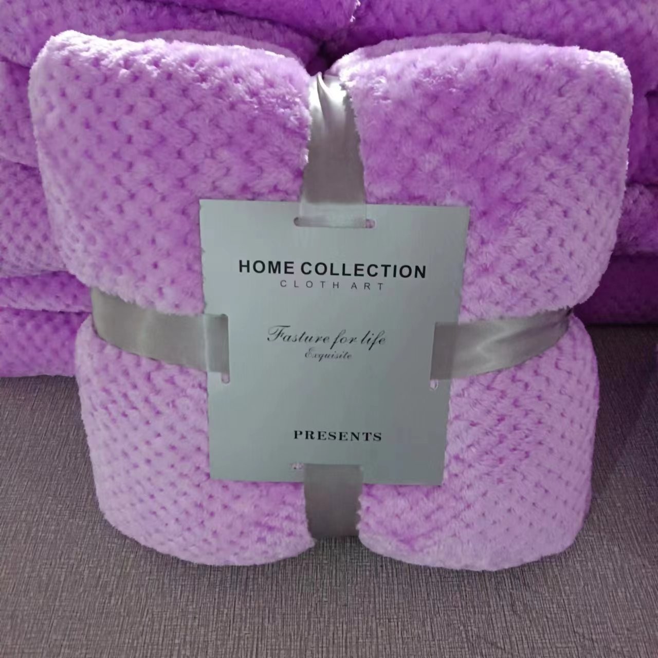 Picture of Pineapple Plaid Blanket Flannel Blanket Office Nap Blanket Air Conditioning Blanket Coral Velvet Thickened Velvet Blanket Wholesale