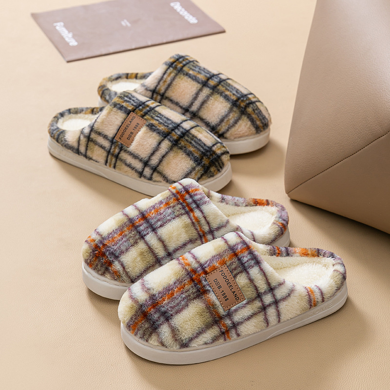 Cotton Slippers for Women Winter 2025 New Indoor Home Thick-Soled Warm Fleece-Lined Anti-Slip Furry Slippers for Women to Wear Outside
