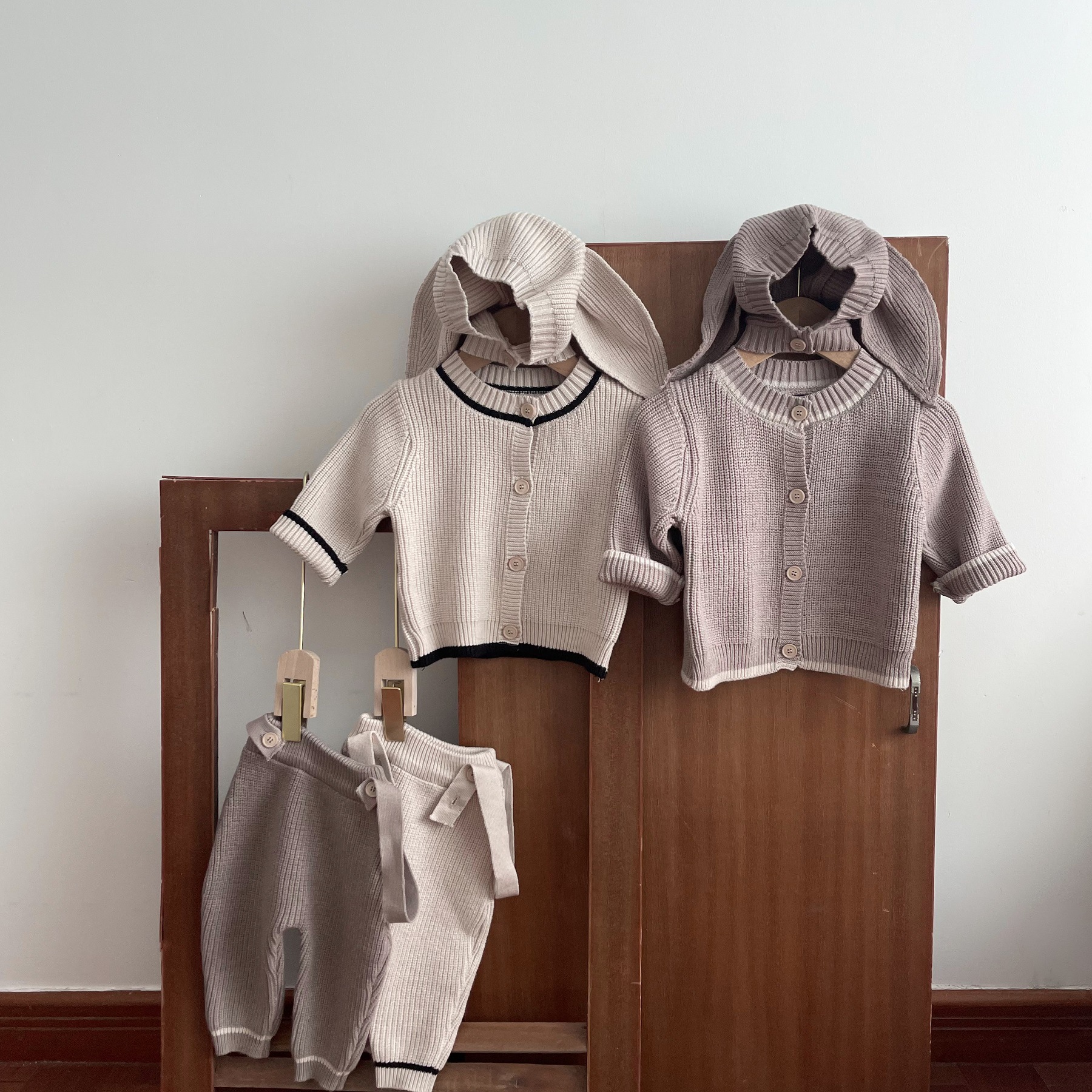 Picture of Children's Autumn and Winter Korean Style 2024 Baby Knitted Overalls Boys and Girls Sweater Overalls Western Style Overalls