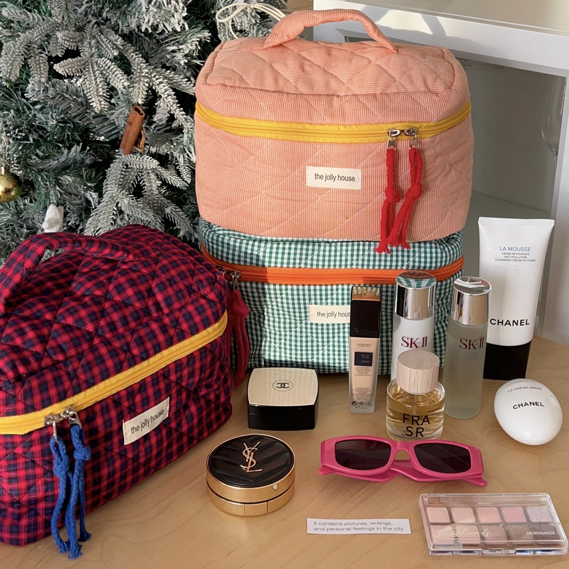 Picture of Creative Contrast Color Plaid Cosmetic Bag Women's Ins Large Capacity Cosmetic Brush Storage Bag Portable Travel Bag