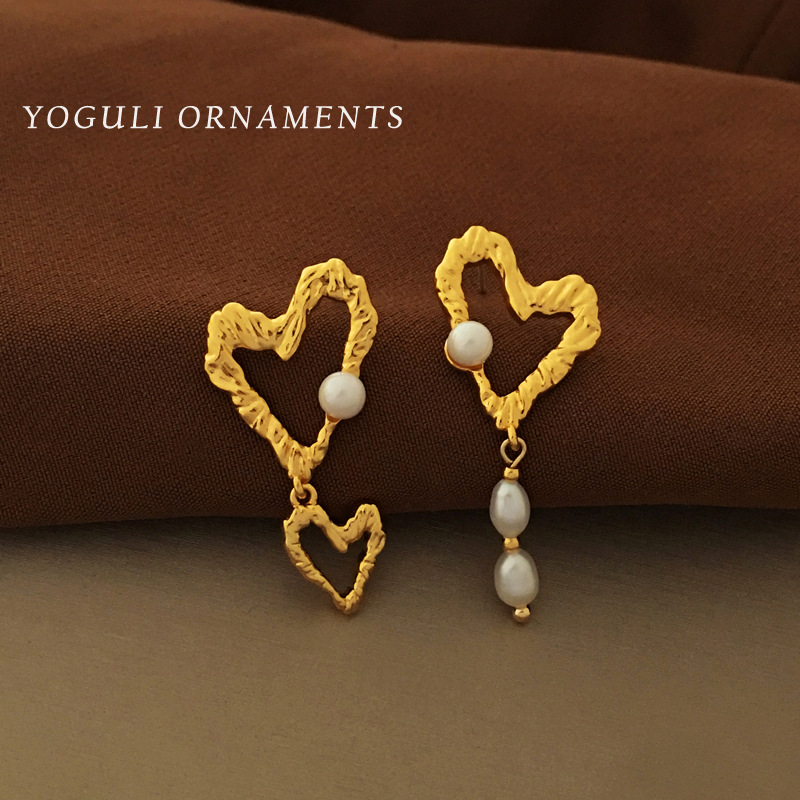 Original S925 silver needle Japanese and Korean irregular love earrings temperament asymmetric sweet cultured pearl earrings 1424