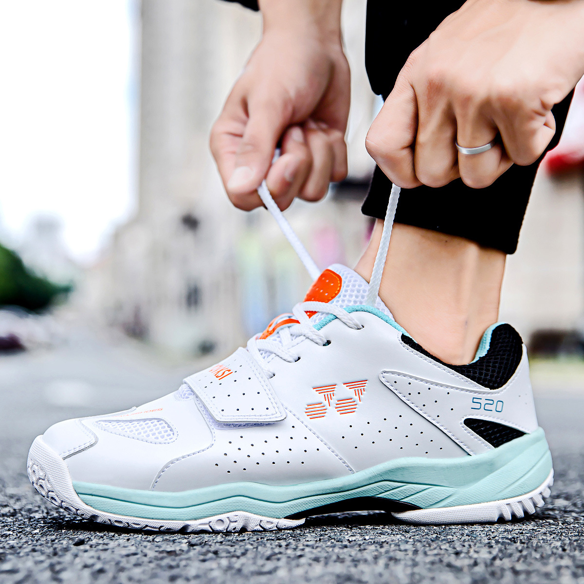 Badminton Shoes for Men and Women Shock Absorption Breathable Tennis Table Tennis Velcro sneaker Competition Special Training Shoes