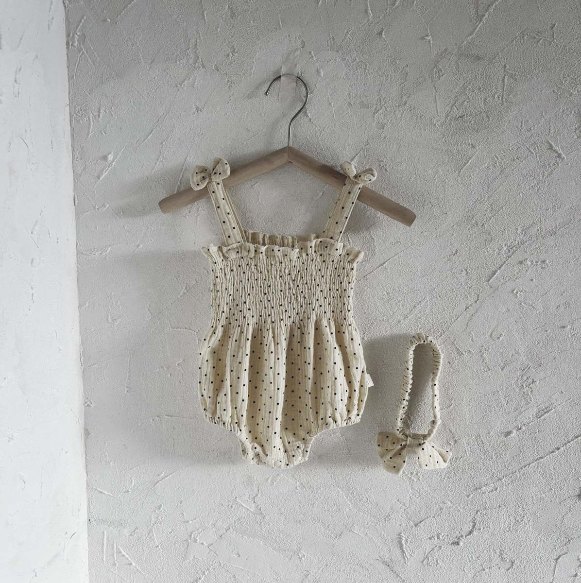 Picture of Girls' Summer Thin Zou Cloth Bow Sling Bag Fat Clothes Baby Western-style Floral Dot Out-of-town Climbing Clothes
