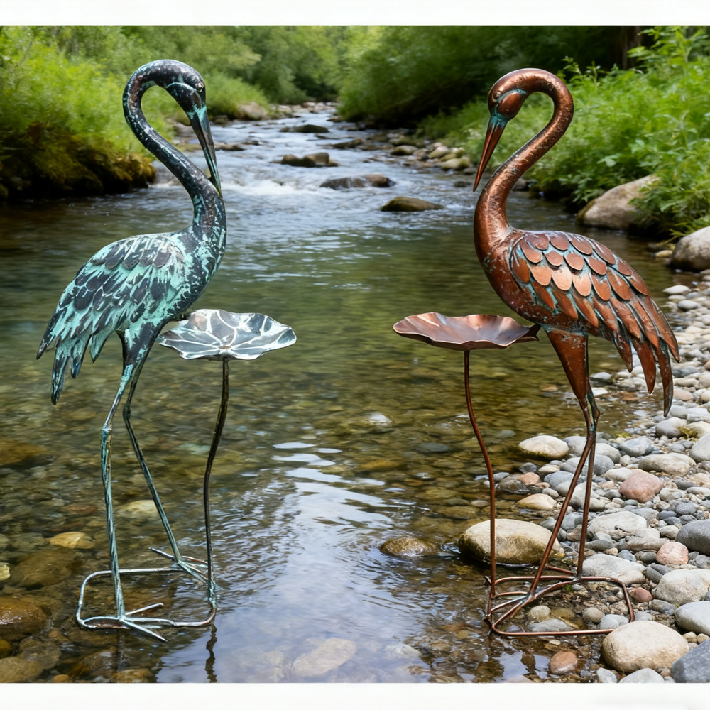 Factory Direct sales foreign trade original single wrought iron lotus leaf crane bird feeder decoration courtyard balcony animal decoration garden groceries