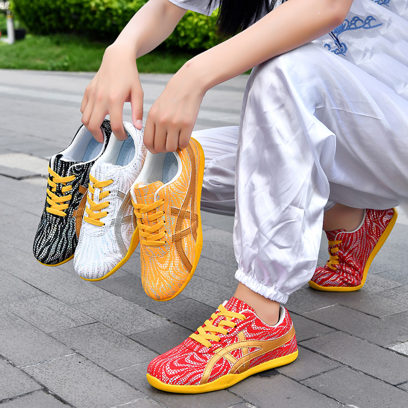Parent-child Tai Chi shoes, outdoor training shoes, spring and autumn Tai Chi practice shoes, martial arts morning training shoes, cow tendon leather soles, sports men