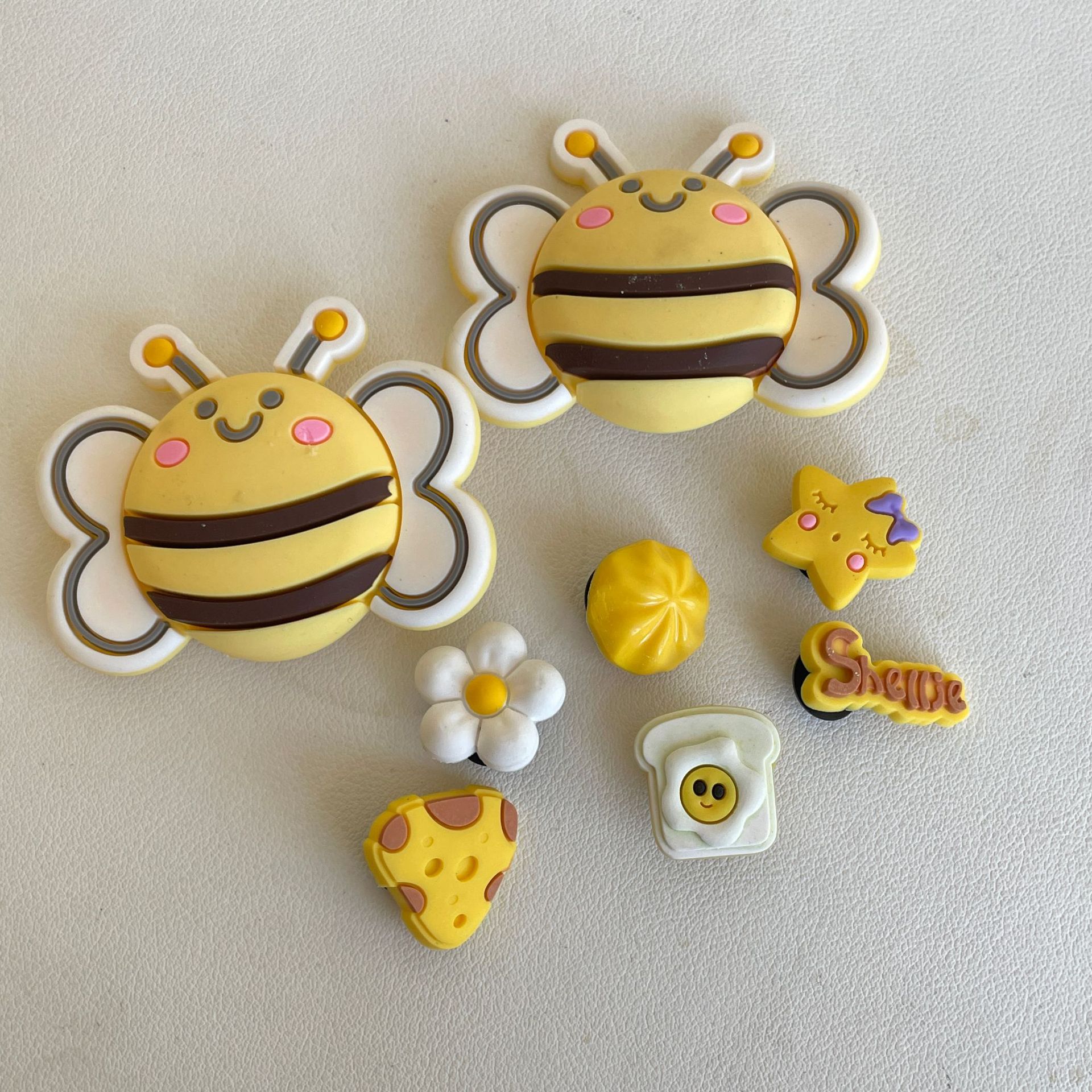Fashion shoes decorative buckle cross-border cartoon bee hole shoes diy accessories detachable shoes flower hole shoes flower head