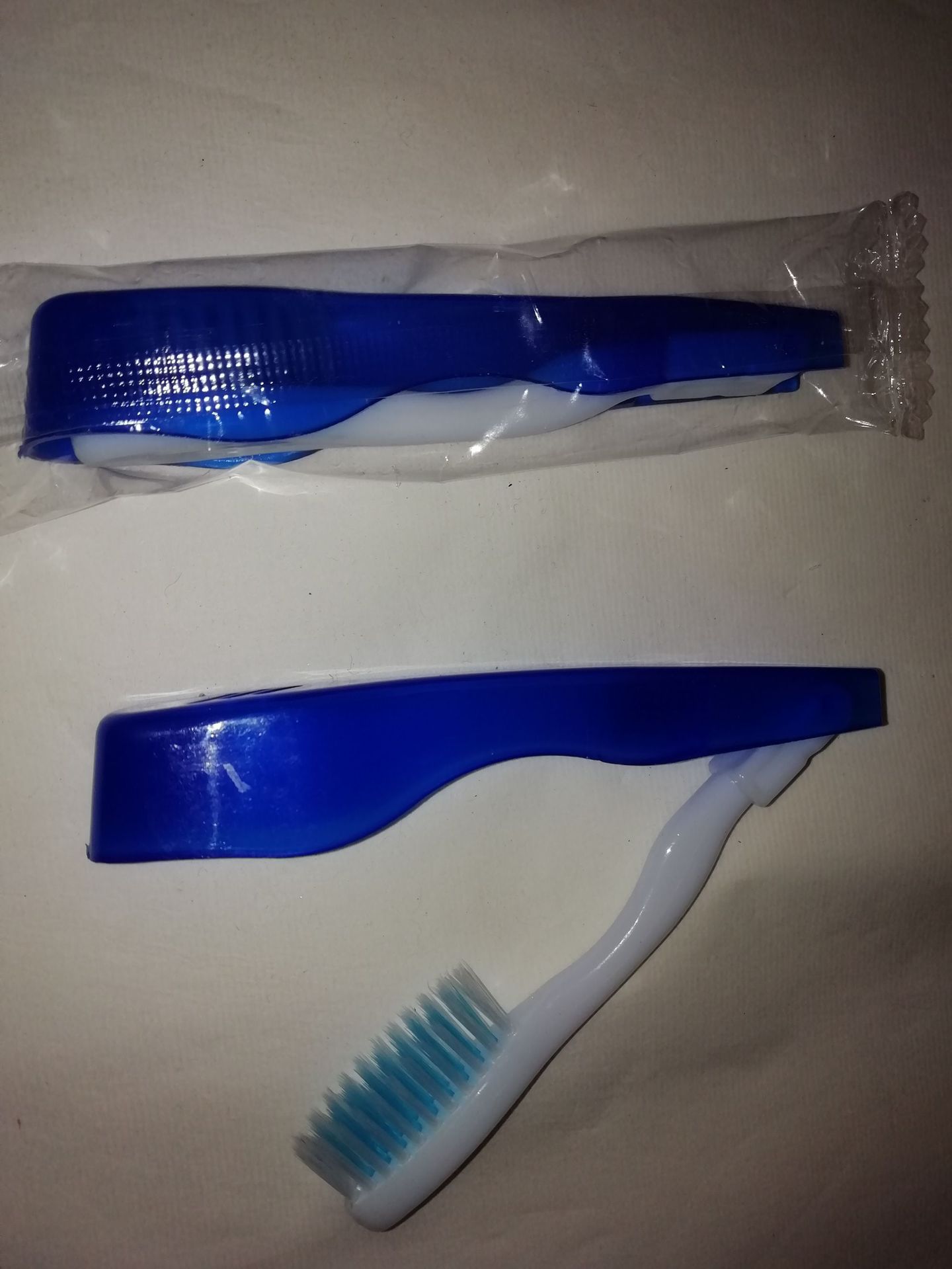 Picture of Folding Toothbrush Outdoor Travel Adult Personalized Portable Storage Sleeve Scrub Soft Hair Group Building Gift Advertising Toothbrush