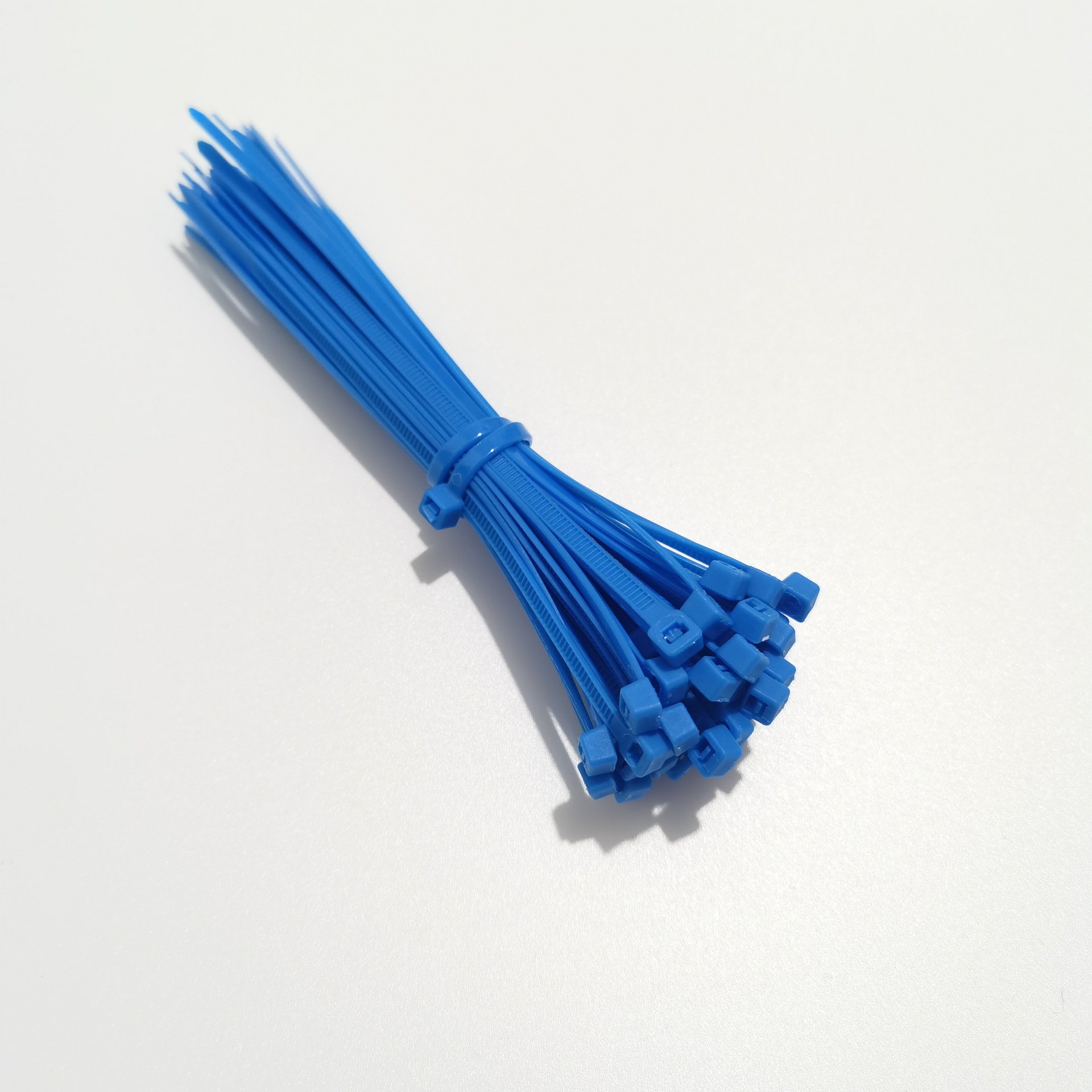 Picture of Wholesale Green Cable Ties Nylon 3*100 3*1503*200 4*200 Sufficient 100 Self-Locking White Cable Ties