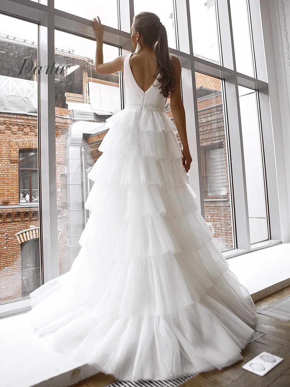Picture of Foreign trade new V-neck Noble multi-layer mesh pettiskirt waist slimming sling bridal wedding dress AliExpress dress