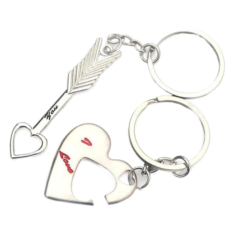 Cross-border spot wholesale metal one arrow through the heart couple keychain creative Valentine's Day activities to give small gifts