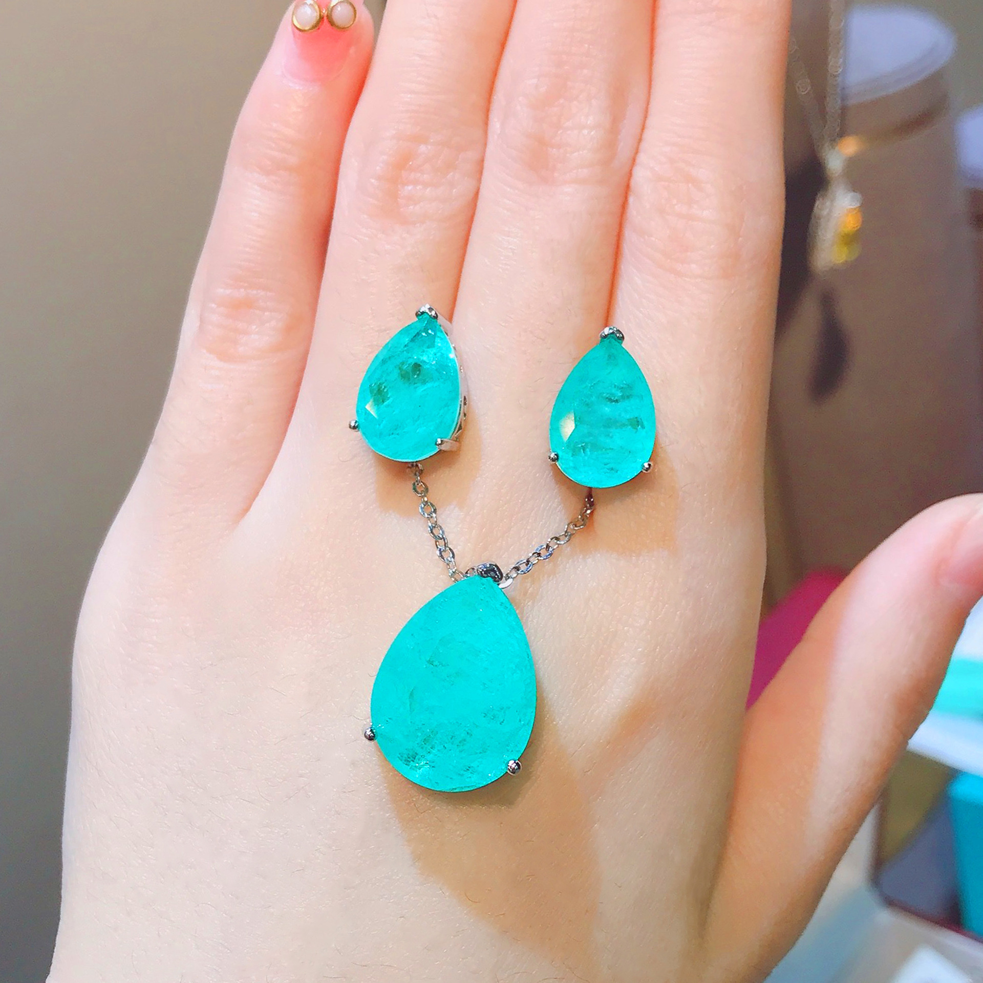 Shake the sound live emerald paraiba pear-shaped earring pendant wholesale simple women's pendant earring manufacturers