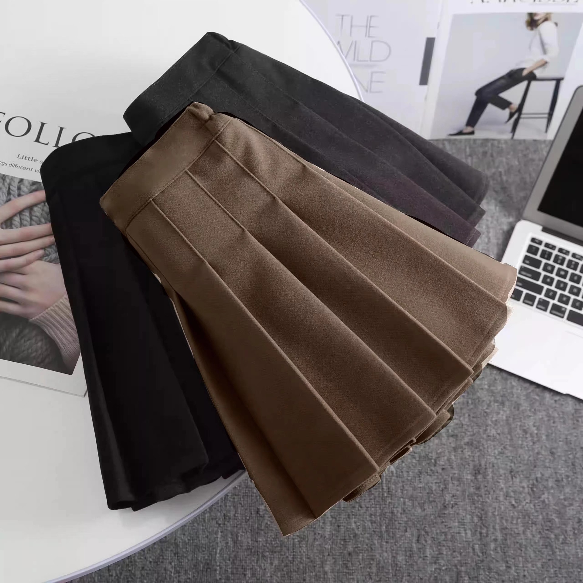 Girl's Autumn and Winter Skirt JK Woolen Pleated Skirt Girl's Stylist High Waist Elasto College Style Anti-slip Skirt