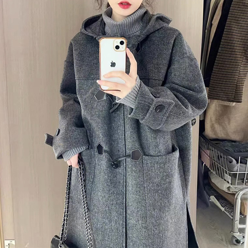 Hepburn Style Horn Button Woolen Outwear for Women Autumn and Winter 2025 New Style Thickeneded Woolen Outwear for Small People