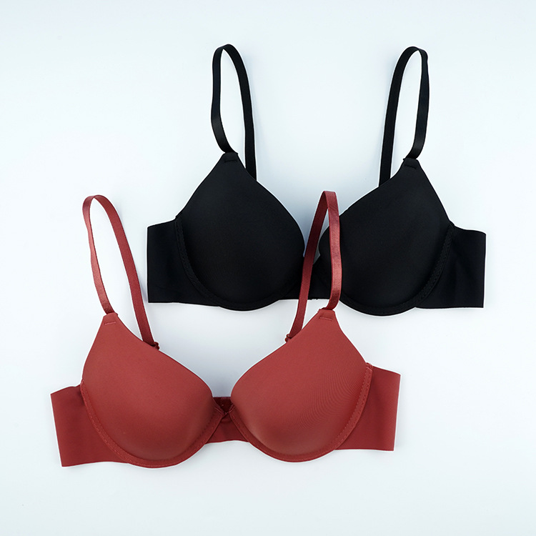 Picture of Cross-border smooth underwear with steel ring three rows two buckle adjustable shoulder strap fashion gathered bra adjustable wholesale