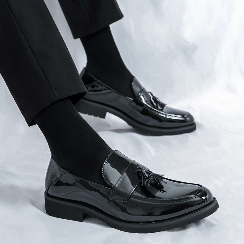 Spring and Autumn British Style Slip-on Lazy Loafers Men's Business Casual Leather Shoes Tassel Vintage plus size Men's Shoes