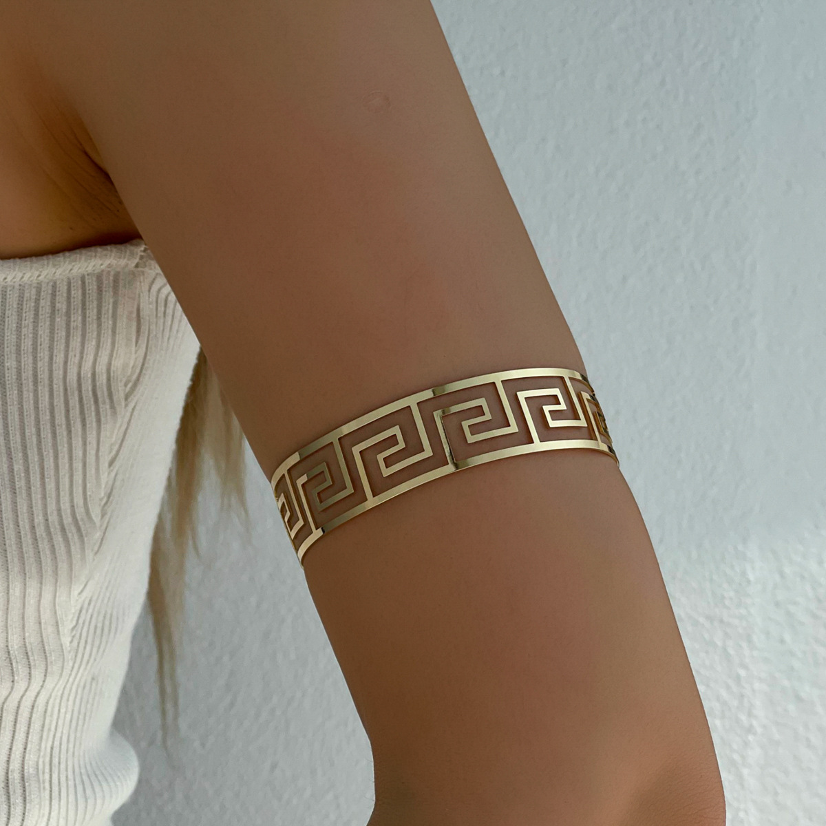 Wholesale Fashionable Simple Geometric Arm Rings Suitable for Women's Daily Wear