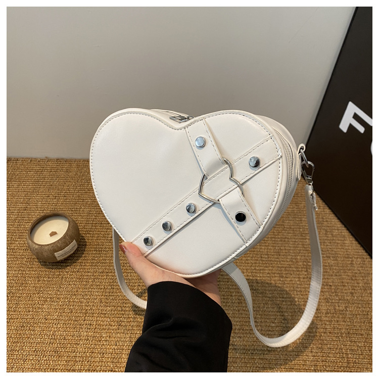 Love Small Bag Women's 2024 New Fashionable Casual Personalized Girl's Heart Box Bag Niche Design Shoulder Crossbody Bag