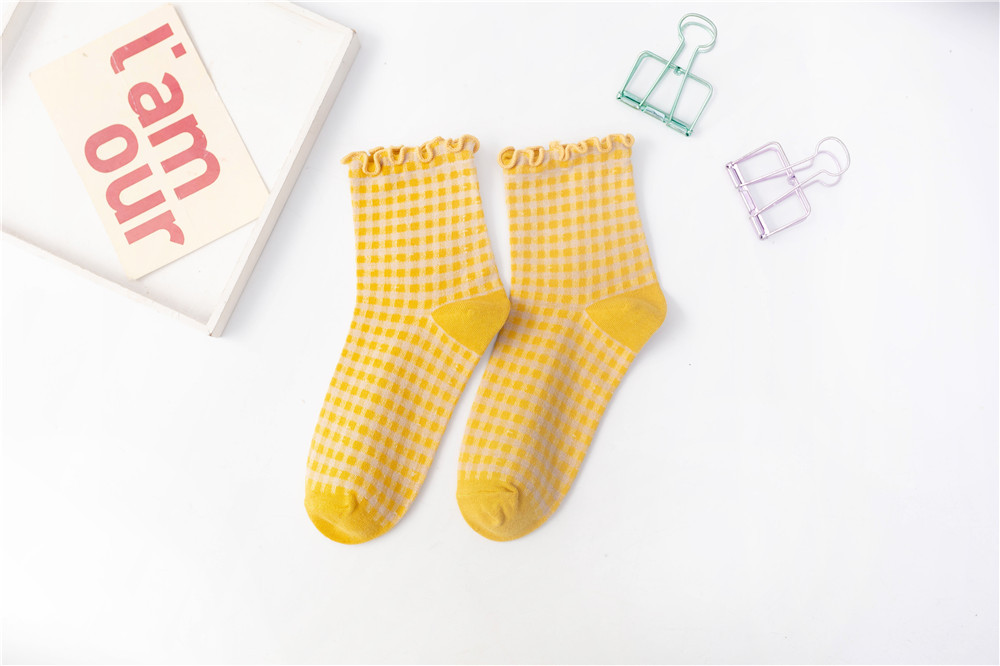 Picture of Women's Fungus-Edged Socks with Rolled Edges, Small Plaid Women's Socks, Casual Loose Cotton Socks, Cotton Short Socks, Zhuji Socks