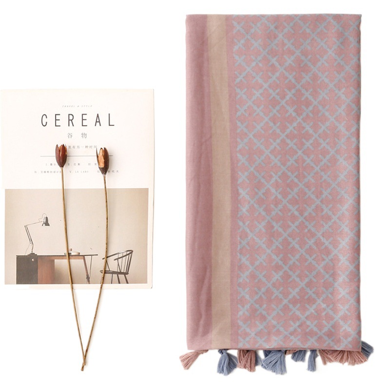 Elegant and fresh cotton and linen hand scarf pink small plaid geometric color matching decorative handmade tassel gauze scarf shawl